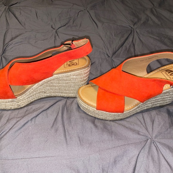 Orange suede stacked platform heels - Picture 3 of 5
